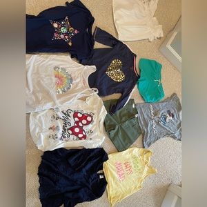 10 articles of clothing girls Gap kids, Disney store and Cat & Jack.  Size 7-8